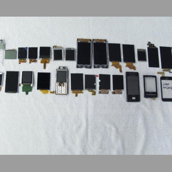 Ericsson,Sony Ericsson,Sony LCD displeje,dotyky,celé panely