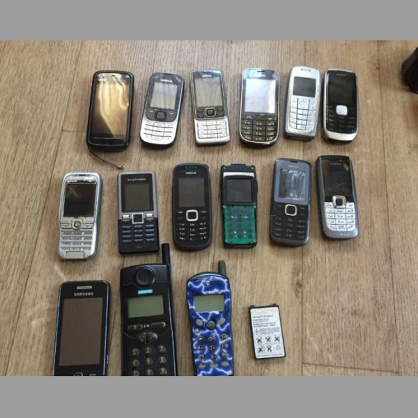 MIX telefonů Nokia , Samsung , Siemens , Alcatel
