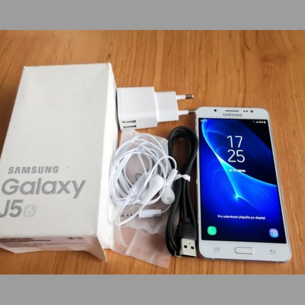 Pěkný Mobilní telefon Samsung Galaxy J5 (2016) ,2GB RAM,16GB