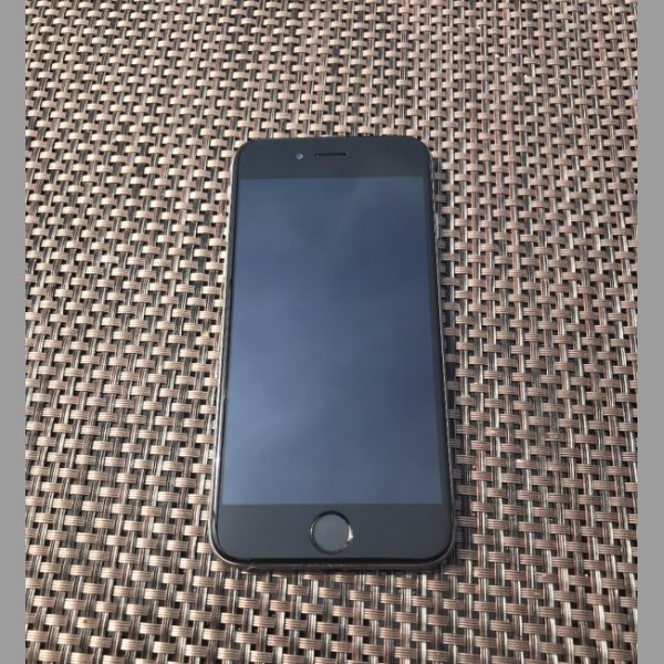 Apple iPhone 6 16 GB Space grey + příslušenství zdarma