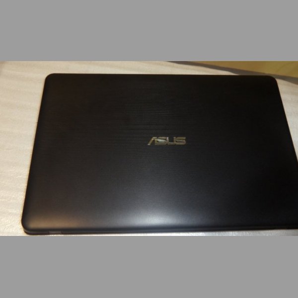 Asus A751NV-TY017T