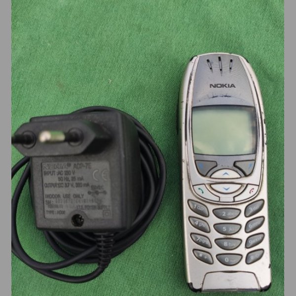 Nokia 6310i+nabijecka