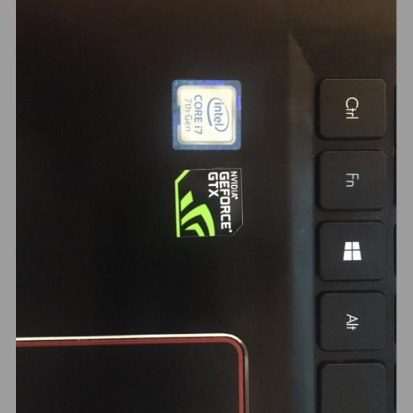 Výkonný herní notebook Acer Predator Helios 300 kovový